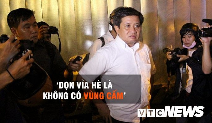 Ngày 10/3/2017, khi nghe người dân phản ánh một khách sạn có dấu hiệu lấn chiếm vỉa hè nhưng không thấy ai xử lý, ông Đoàn Ngọc Hải liền trả lời: “Anh cứ yên tâm, đối với tôi, dọn dẹp vỉa hè là không có vùng cấm". (ảnh VTC News)