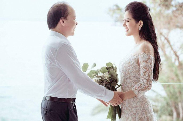 Kể về chuyện tình yêu của mình, Đinh Huyền Anh cho biết 5 năm trước, cô và ông Huỳnh Quang Hải đã tình cờ quen nhau khi cô đi làm công việc kinh doanh. Sau những lần gặp gỡ tiếp xúc, sự chân chất và tính cách hiền lành của ông xã đã chinh phục được Hiền Anh. (Ảnh báo Tổ quốc)