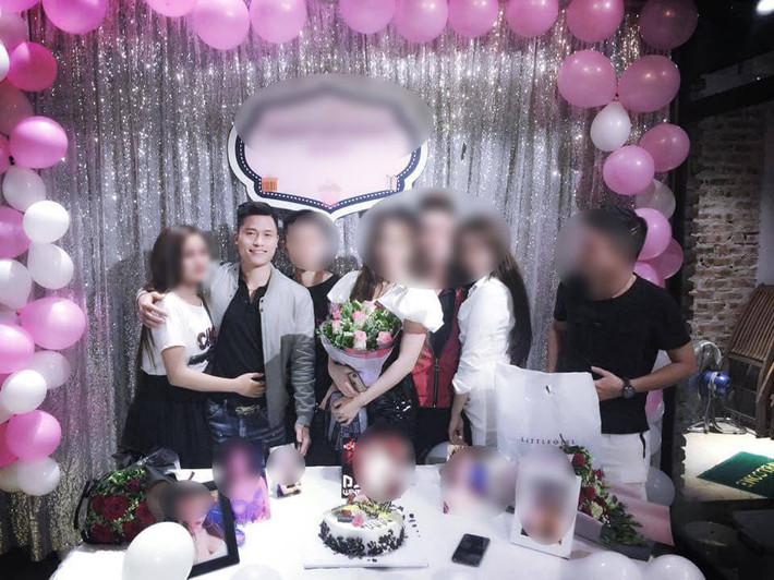 Tại cơ quan công an, bước đầu Nguyễn Duy Cường khai thời gian vừa qua, Quỳnh có đi Singapore, rồi trở về đòi chia tay, không yêu Cường nữa. Có thể níu kéo tình cảm không được nên Cường đã gây án.