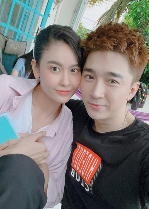 Năm 2022, Trương Quỳnh Anh vướng tin đồn phim giả tình thật với Chi Dân khi cả hai đóng chung phim “Lớp học đại ca”. Ảnh: FBNV