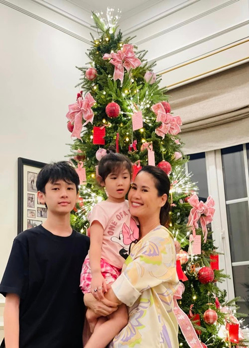 Duy Anh là con trai của Thân Thúy Hà và người chồng cũ đầu tiên. Nữ diễn viên công khai danh tính cha của Duy Anh. Tuy nhiên, cô lại giữ kín danh tính cha của con gái Hera.