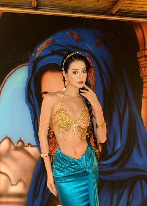 Á hậu Bùi Khánh Linh chuộng váy áo gợi cảm khi thi Miss Intercontinental 2024. Mới đây, đại diện Việt Nam diện áo ngực kết hợp chân váy cạp trễ. Ảnh: FB Bùi Khánh Linh.