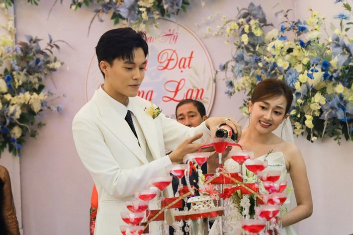 Ngày 6/12/2023, tại Ninh Bình, cặp đôi tổ chức tiệc cưới. Ảnh: Vietnamnet.