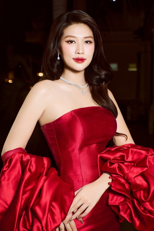 Thiên Ân ngày càng xinh đẹp sau 2 năm giành vương miện. Ảnh: FB Thiên Ân.