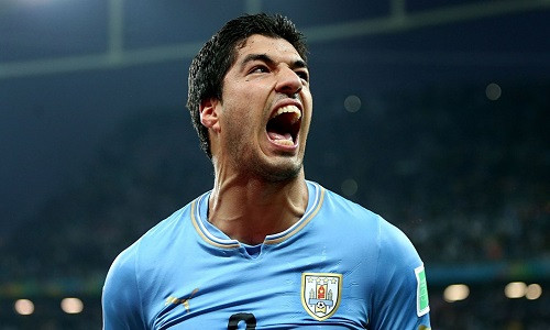 Không cắn: Để chiêu mộ Luis Suarez từ Liverpool ở mùa hè 2014, Barcelona buộc phải thòng thêm điều khoản “không cắn” trong hợp đồng với ngôi sao bóng đá 30 tuổi. Tất cả cũng bởi lịch sử tai tiếng của Suarez khi anh từng dính vào những scandal cắn đồng nghiệp khi khoác áo Ajax Amsterdam, Liverpool hay đội tuyển Uruguay. Có lẽ cũng bởi điều khoản kỳ lạ này, Suarez chưa dính bê bối nào tương tự kể từ khi đặt chân đến Nou Camp.