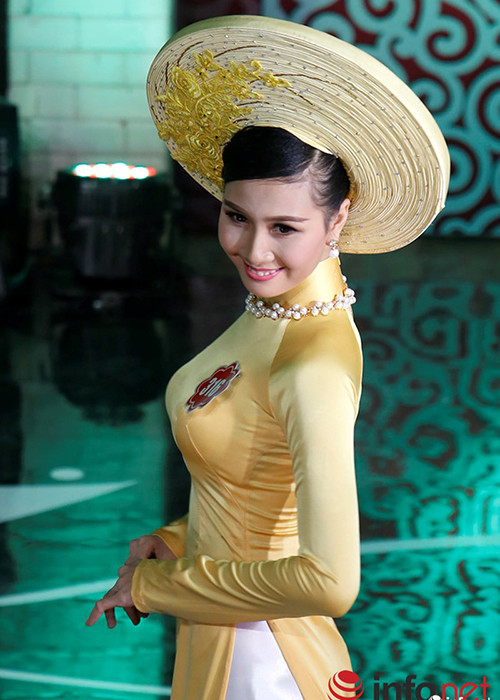 Hình ảnh Nguyễn Thị Hà dịu dàng trong tà áo dài tại cuộc thi Hoa hậu Việt Nam cách đây 4 năm. Ảnh: Infonet