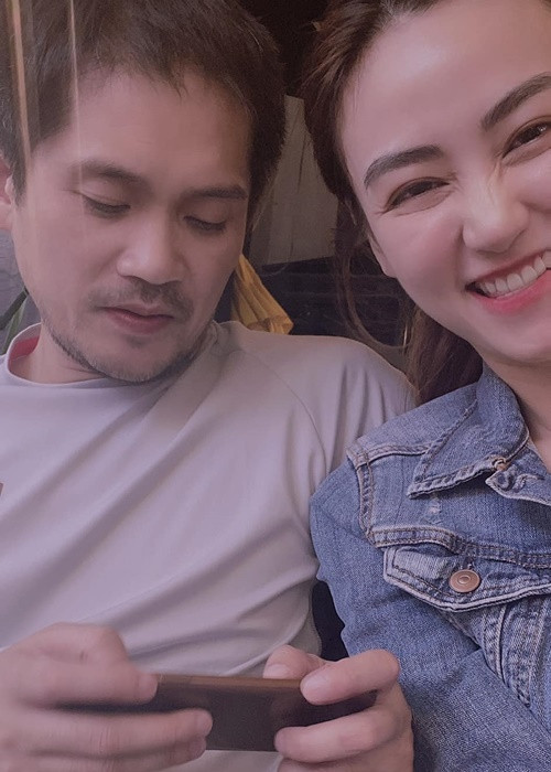 Sau đám cưới, Ngân Khánh quyết định đi du học ngành sản xuất phim điện ảnh tại Singapore. Quyết định của cô được chồng ủng hộ. Ảnh: FB Ngân Khánh