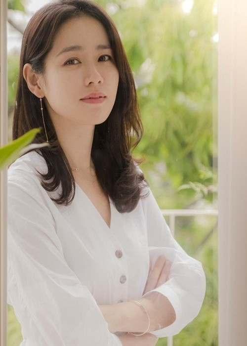 Khác với Hyun Bin, Son Ye Jin khá kín tiếng. Cô từng vướng tin đồn tình cảm với một số bạn diễn. Ảnh: VOV