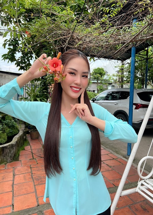 Mai Phương thích hát, nhảy, chơi đàn.