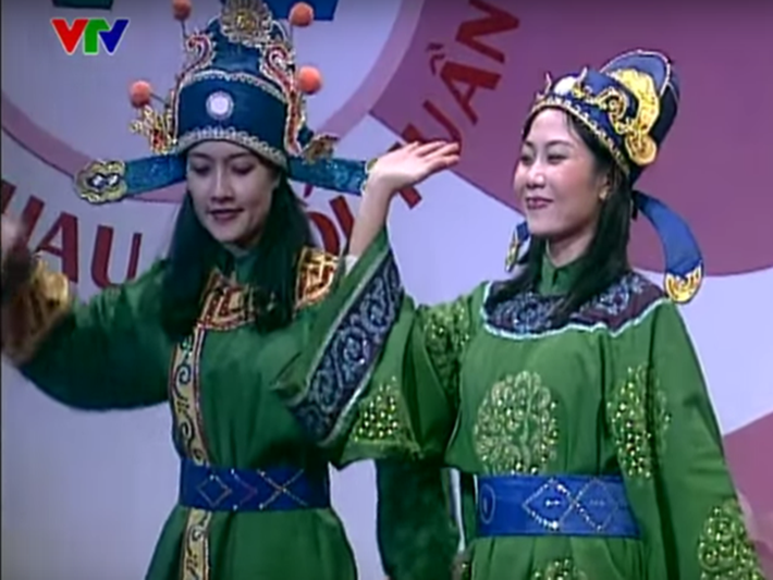 Năm 2003, Táo Quân mùa đầu tiên lên sóng. Trong chương trình này, Thu Hương hay Hương “tươi” đóng Táo Văn nghệ. Ảnh: VTV