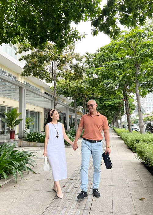 Trước khi gặp ca sĩ, diễn viên Thái Ngọc Bích, Phan Đinh Tùng có ý định đi tu. Tuy nhiên, không chỉ bỏ luôn ý định này, nam ca sĩ còn tiến tới hôn nhân với Thái Ngọc Bích.