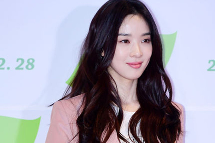 Các nữ nghệ sĩ cũng lên tiếng trấn an fan. Lee Chung Ah viết: "Cảm ơn nhưng đừng lo lắng quá nhé". Ảnh: Osen