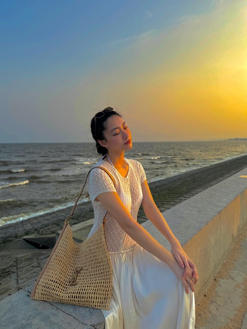 Tuổi 25, Lương Thùy Linh kín tiếng về chuyện tình cảm.