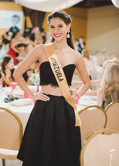 Trước cuộc thi Hoa hậu Hòa bình Quốc tế 2016, Debora Paola Medina từng tham gia cuộc thi Hoa hậu Venezuela 2014. (Ảnh: Miss Grand International)