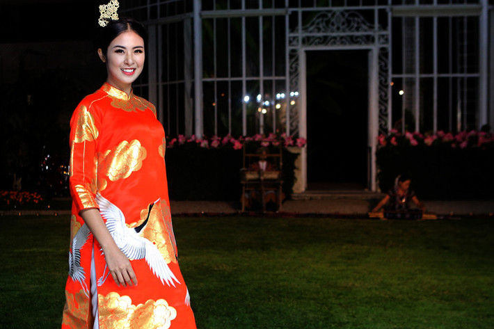 Mới đây, NTK Minh Hạnh đã có buổi giới thiệu BST “Hơi thở từ núi rừng Việt Nam” tại bảo tàng Albert Kahn. Đây là hoạt động nằm khuôn khổ của sự kiện Ngôi nhà Việt Nam tại Pháp.