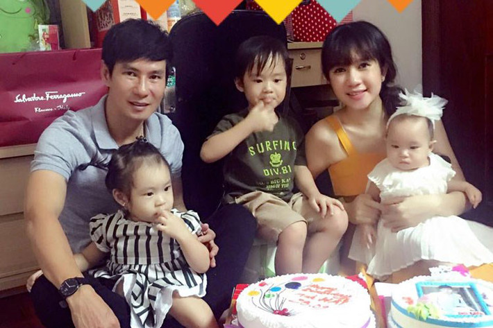 Năm ngoái, nam đạo diễn phim “Lật mặt” cũng đón tuổi mới bên gia đình nhỏ của mình tại nhà riêng.