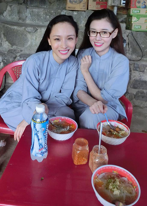 " ... Đã không là bạn bè thì thôi, là bạn bè thì phải dám sống chết cùng nhau, không được hèn nhát khi cả hai đối mặt khó khăn. Thậm chí để giúp bạn, bản thân không ngại phải mất đi nhiều thứ quan trọng trong cuộc sống”.