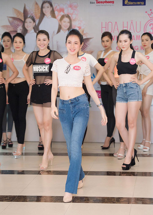 Tuy nhiên, ông Lê Xuân Sơn cho rằng Tuyết Trang cũng không thiệt khi một vị giáo sư trong chuyến thiện nguyện quốc tế dành lời nhận xét tuyệt vời về cô.