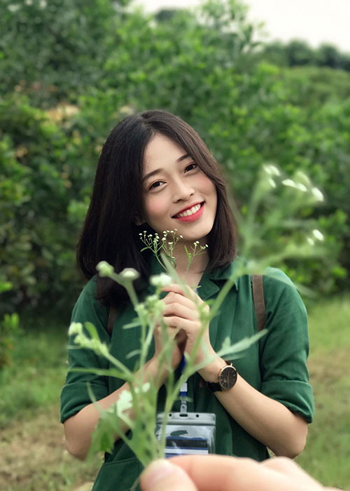 Cô sinh viên Đại học Kinh tế Quốc dân Hà Nội giản dị khi đi học.