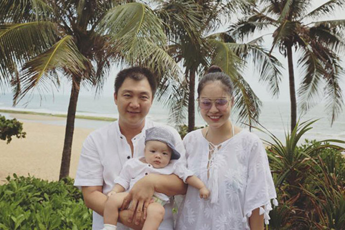 Trước khi tuyên bố hôn nhân tan vỡ, Dương Cẩm Lynh khiến nhiều người ghen tỵ bởi tổ ấm hạnh phúc. Ảnh: FBNV
