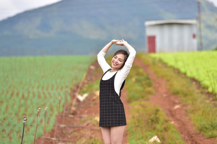 Dù đã bước sang tuổi 36 và có một cô gái năm nay 15 tuổi tên Gia Bảo nhưng Hiền Thục vẫn trẻ trung như thiếu nữ. (Ảnh: Facebook nhân vật)