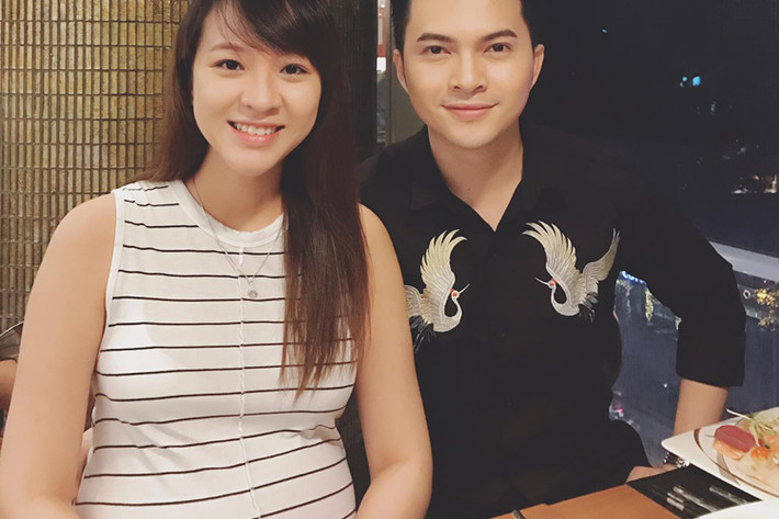 Tháng 9/2016, nam ca sĩ Nam Cường xác nhận bà xã Phương Thảo mang bầu hơn 4 tháng. Cả hai đều rất vui khi chuẩn bị đón con đầu lòng. (Ảnh: Facebook nhân vật)