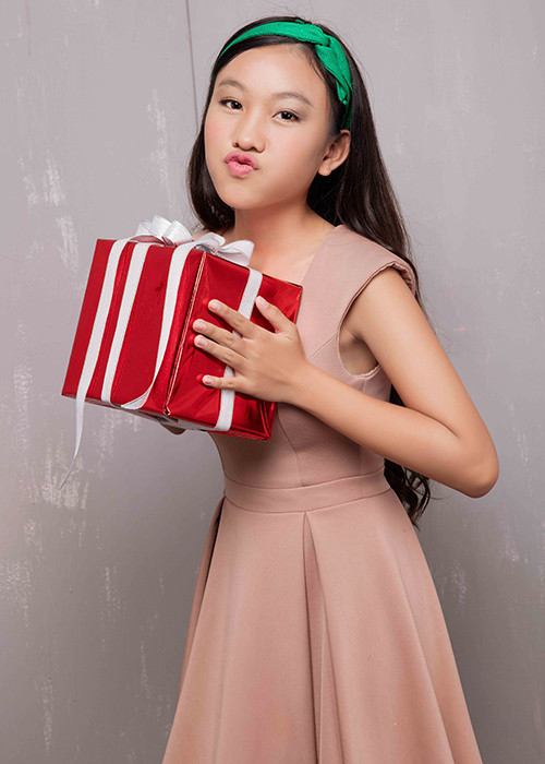 Sau “Solo cùng bolero”, Thiêng Ngân tham gia “Sao nối ngôi”, Thiên Ngân xuất sắc vào lọt top 4 của chương trình.