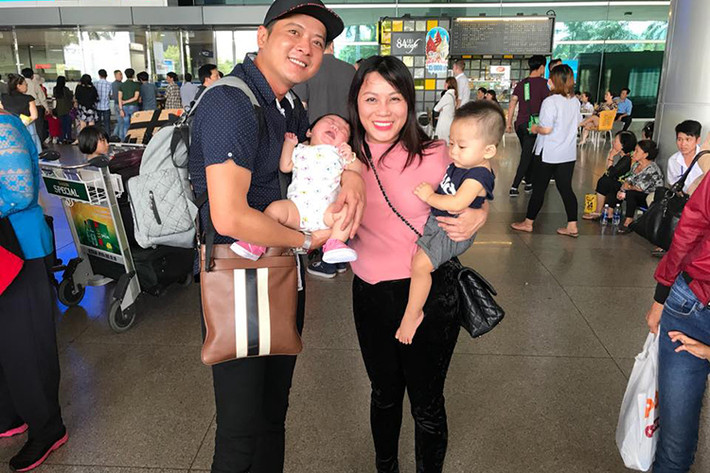Mới đây, vợ và con gái của Hoàng Anh trở về Việt Nam để đón Tết Nguyên Đán cùng chồng và gia đình chồng.