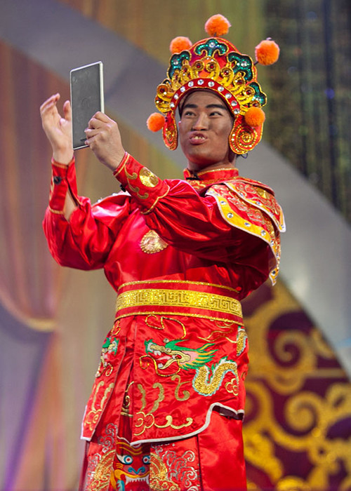 Ca sĩ Minh Quân tham gia Táo quân 2018. Trước đó, anh lần đầu xuất hiện ở Táo quân vào năm 2013. Ảnh: VTV