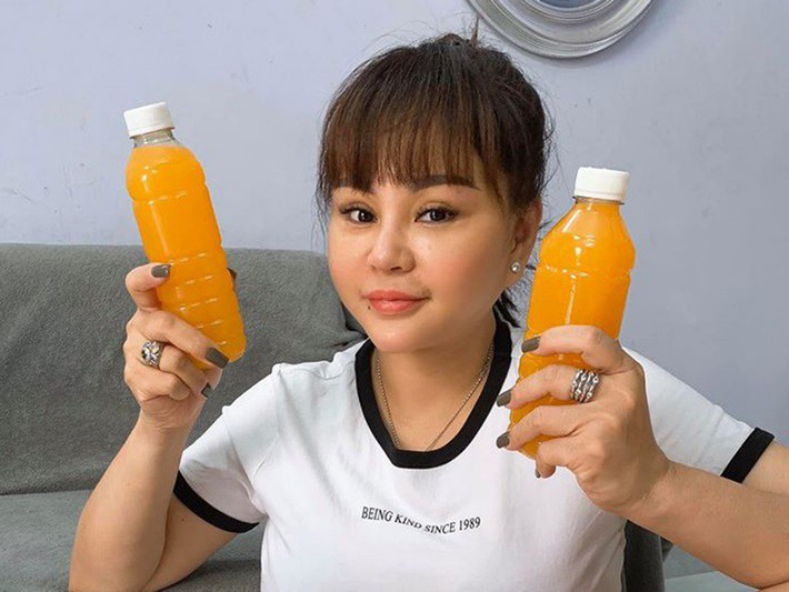 Nhiều sao Việt bán hàng online giữa thời điểm khó khăn như Lê Giang, Cát Tường, Don Nguyễn, vợ chồng Lê Khánh, Kha Ly. Mặt hàng khá đa dạng, từ món ăn vặt, sản phẩm làm đẹp đến chăm sóc sức khỏe.
