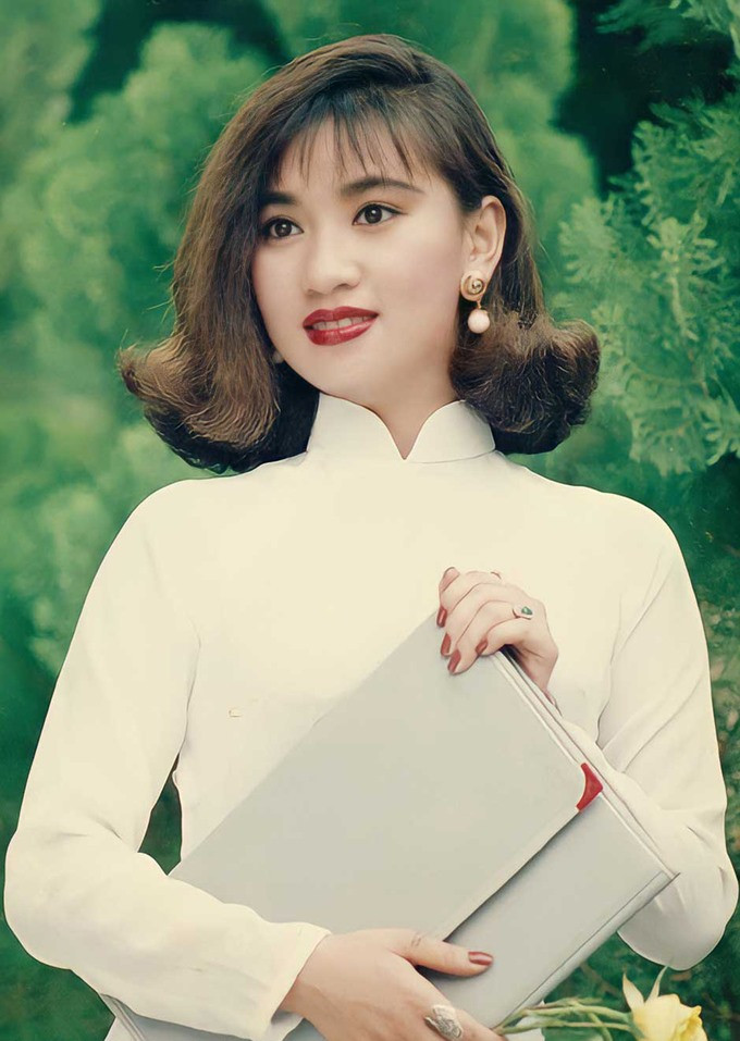 Vào thời đỉnh cao nhan sắc, Y Phụng được khán giả gọi là “biểu tượng sexy” của điện ảnh Việt Nam thập niên 1990. Ảnh: NSCC.