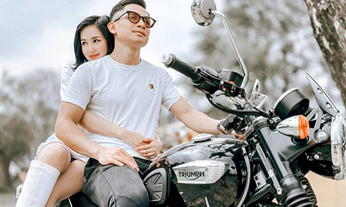 Dù không còn hoạt động nghệ thuật nhưng hot girl Tâm Tít vẫn là cái tên được cộng đồng mạng chú ý. Sau 6 năm lên xe hoa, cuộc sống của cô khá viên mãn, hạnh phúc. Hotgirl được chồng hết mực cưng chiều, cô cũng dành toàn tâm, toàn ý cho gia đình nhỏ. Dù đã có hai thiên thần nhỏ nhưng Tâm Tít luôn giữ được sự trẻ trung, xinh đẹp.