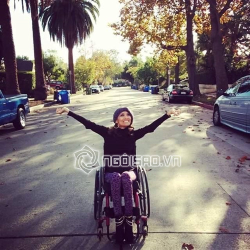 Angela Rockwood vốn là người phụ nữ mạnh mẽ và lạc quan. Chính cô đã truyền niềm tin và sự vui tươi trở lại cho người chồng của mình. Angela và Dustin vẫn chung sống với nhau vô cùng hạnh phúc.