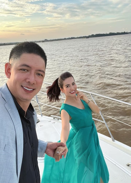 14 năm kết hôn, có hai con chung, tình cảm của Bình Minh - Anh Thơ vẫn mặn nồng.