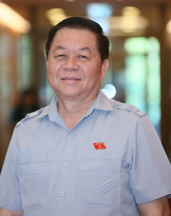 Cử tri cũng cho biết, ông Nguyễn Trọng Nghĩa là cán bộ trưởng thành từ môi trường quân đội, từng công tác tại nhiều cơ sở và mong ông Nghĩa tiếp tục tham gia Quốc hội kỳ này để phát huy tốt vai trò đại biểu, xứng đáng với kỳ vọng của người dân.