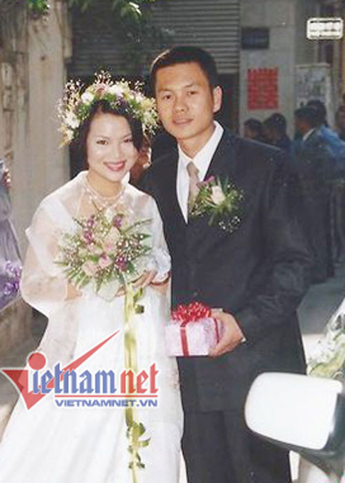 MC Bạch Dương kết hôn với người chồng cùng tuổi tên Tuấn Minh. Được biết, hai người học cùng trường trung học phổ thông. Ảnh: Vietnamnet