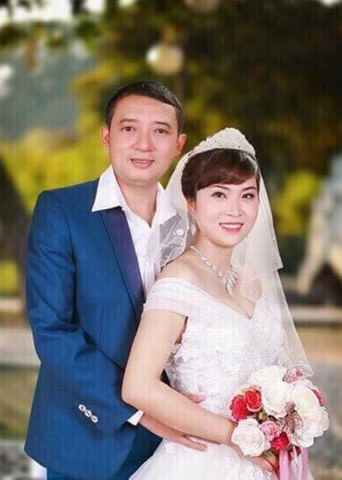 Thu Ngọc rất được lòng gia đình chồng, đặc biệt là các con riêng của chồng. Trước báo chí, cô bày tỏ khá hài lòng về cuộc sống. Về phía Chiến Thắng, anh từng cho hay anh khiến vợ khá buồn phiền vì chạy show quá nhiều. Ảnh: Dân Việt
