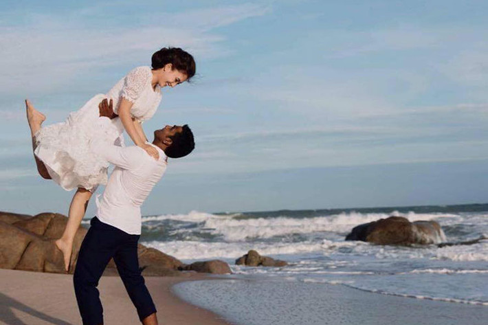 Diễn viên Nguyệt Ánh đăng tải ảnh cưới bên chồng người Ấn Độ.