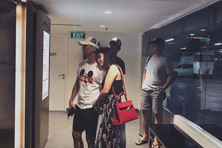 MC Thành Trung tận hưởng cuối tuần bình yên bên bà xã Ngọc Hương.