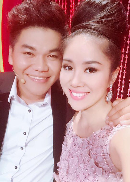 Trung Kiên tiết lộ lý do chọn yêu và cưới Lê Phương. “Ngắn gọn thôi mình yêu nụ cười đó đấy”, anh chia sẻ.