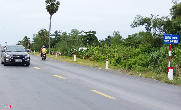 Tuyến tránh TP Sóc Trăng được dựng biển báo "đường đang chờ lún"