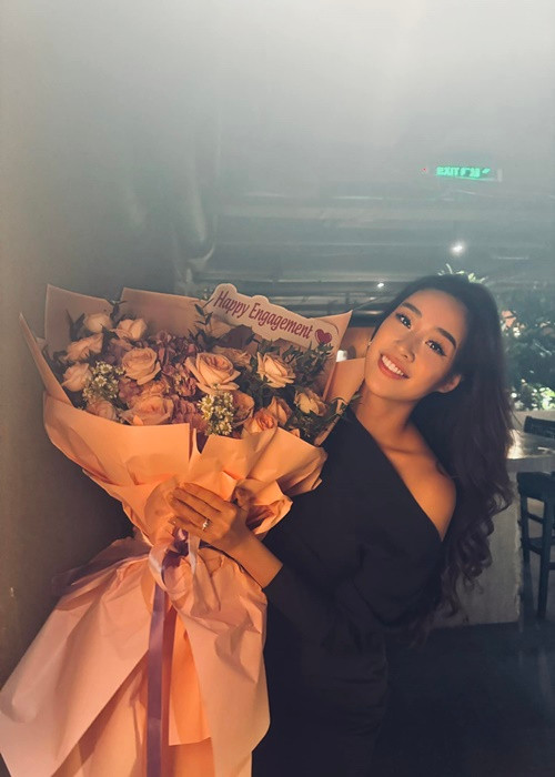  Khánh Vân mới được bạn trai cầu hôn. Nàng hậu hiện tại vẫn giữ kín danh tính nửa kia. Ảnh: FBNV.