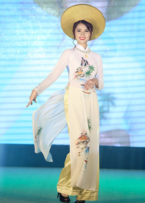 Vốn không thích cuộc sống ồn ào nên Thùy Dung chỉ dành khoảnh thời gian ngắn từ 10-15 phút mỗi ngày để sử dụng Facebook.