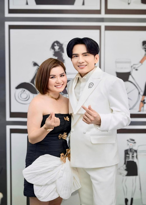 Trước khi lấy Đan Trường, Thủy Tiên đã có sự nghiệp kinh doanh thành công. Sau khi ly hôn, cô tiếp tục phát triển công việc kinh doanh.
