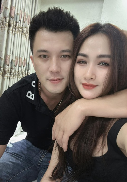 Trong mắt Hà Việt Dũng, Hà Nhung là người thấu đáo, lý trí, quyết đoán, chỉn chu trong mọi việc. Mọi việc quan trọng, cần tính toán nam diễn viên đều hỏi ý kiến vợ. Ảnh: FB Hà Nhung.