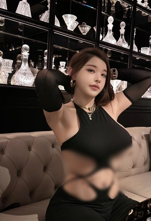 Gina có hơn 700.000 người theo dõi trên Instagram.