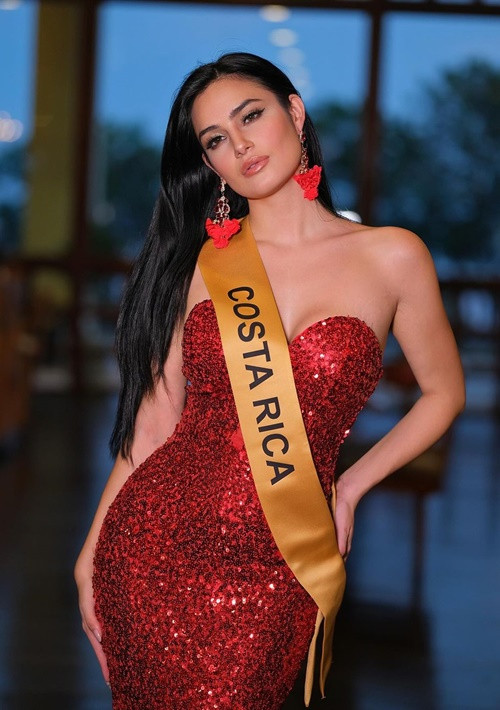 Trước Macarena Chamberlain, Sotheary Bee - đại diện Campuchia cũng bỏ thi. Ảnh: Instagram Miss Grand Costa Rica.