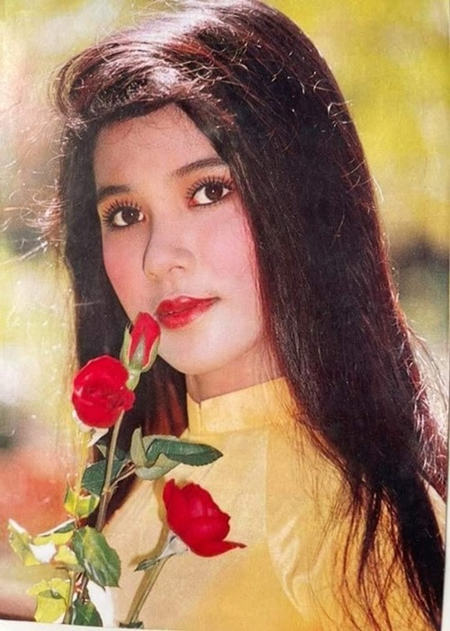 Tháng 8/2024, Việt Trinh chia sẻ thêm, cô giải nghệ vì mệt mỏi trước những chiêu trò trong showbiz.
