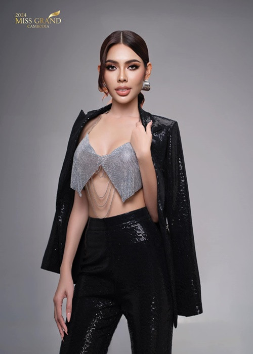 Sotheary làm người mẫu từ năm 14 tuổi.