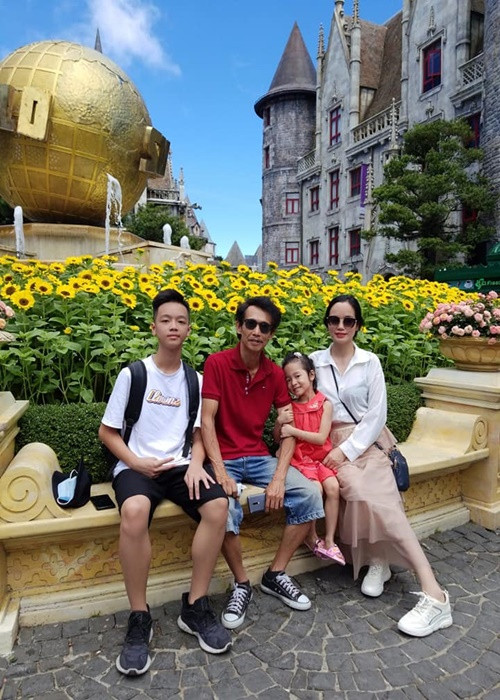 Nam diễn viên bên vợ con trong một chuyến nghỉ dưỡng cách đây ít năm.